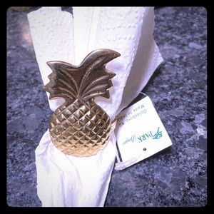 Timeless pineapple napkin rings- set of 8